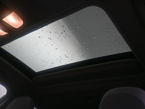 Used 2021 Subaru Crosstrek 2.0i Premium w/ Moonroof Package image 7