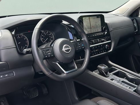 Used 2025 Nissan Pathfinder SL w/ SL Premium Package FWD image 14