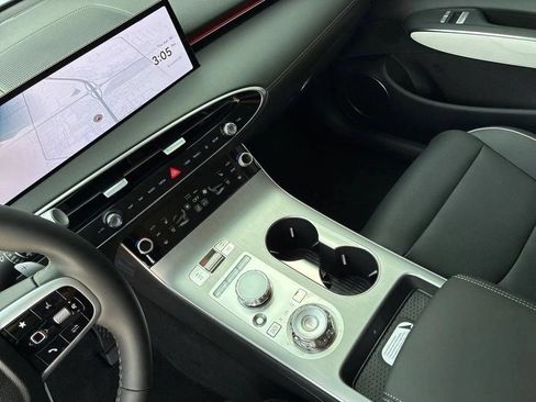 New 2026 Genesis GV70 2.5T AWD/4WD image 11
