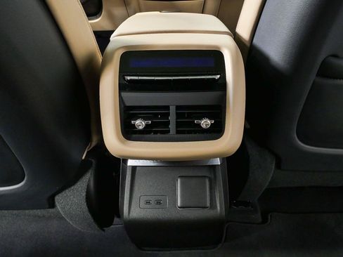 Used 2024 Cadillac Lyriq Luxury w/ Nappa Leather Package AWD/4WD image 17
