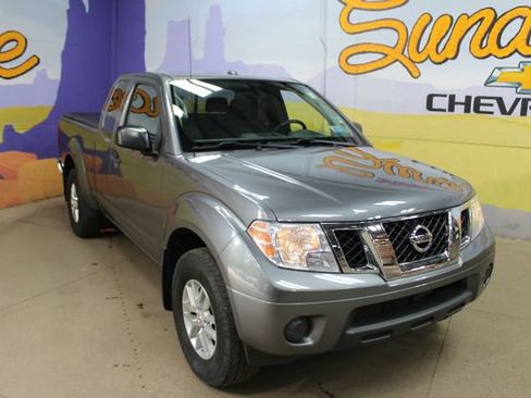 Used 2018 Nissan Frontier SV AWD/4WD image 2