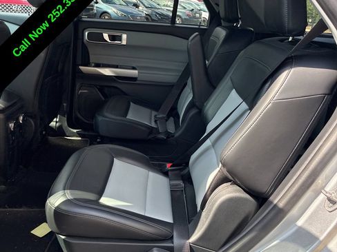 Used 2022 Ford Explorer XLT w/ Equipment Group 202A AWD/4WD image 5