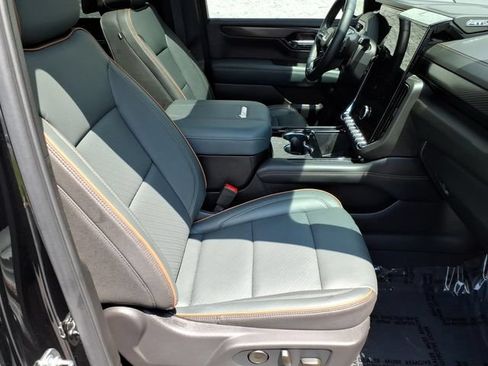 Used 2026 GMC Yukon AT4 w/ AT4 Premium Plus Package AWD/4WD image 28