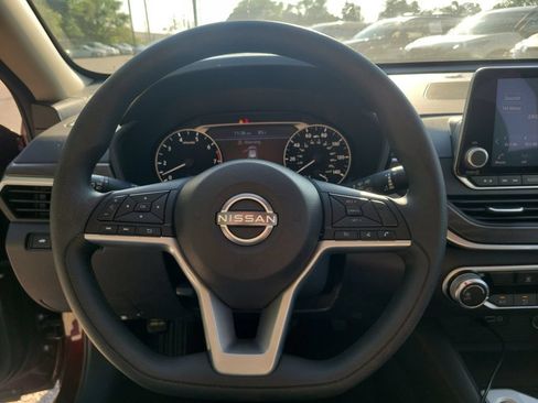 Used 2025 Nissan Altima 2.5 SV FWD image 20