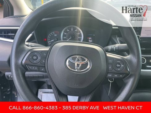Used 2022 Toyota Corolla LE image 45