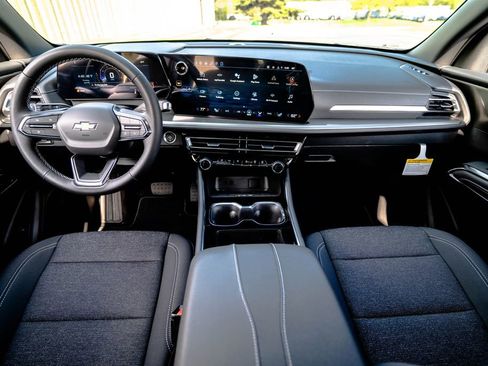 New 2026 Chevrolet Traverse LT FWD image 12