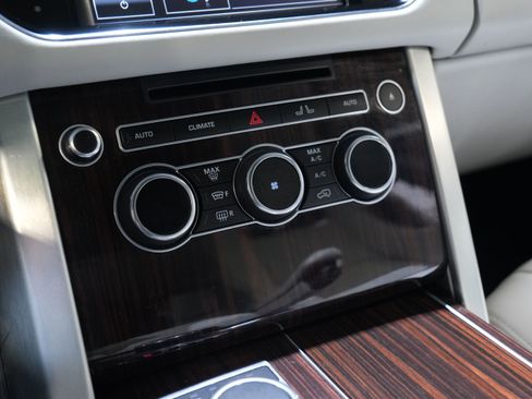 Used 2014 Land Rover Range Rover Supercharged image 54