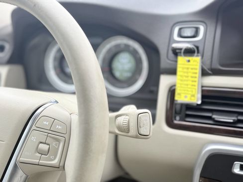 Used 2013 Volvo XC70 3.2 image 28