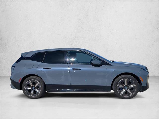 Used 2024 BMW iX xDrive50 w/ Premium Package AWD/4WD image 4
