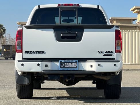 Used 2021 Nissan Frontier SV w/ Midnight Edition Floor Mats image 5