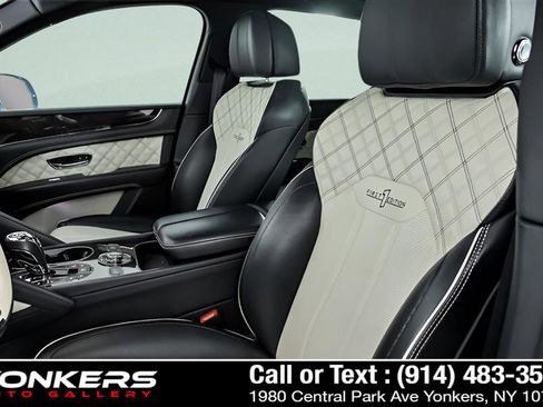 Used 2021 Bentley Bentayga image 24