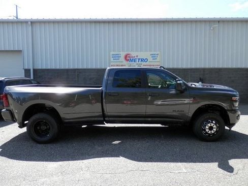 New 2026 RAM 3500 Laramie w/ Night Edition AWD/4WD image 9