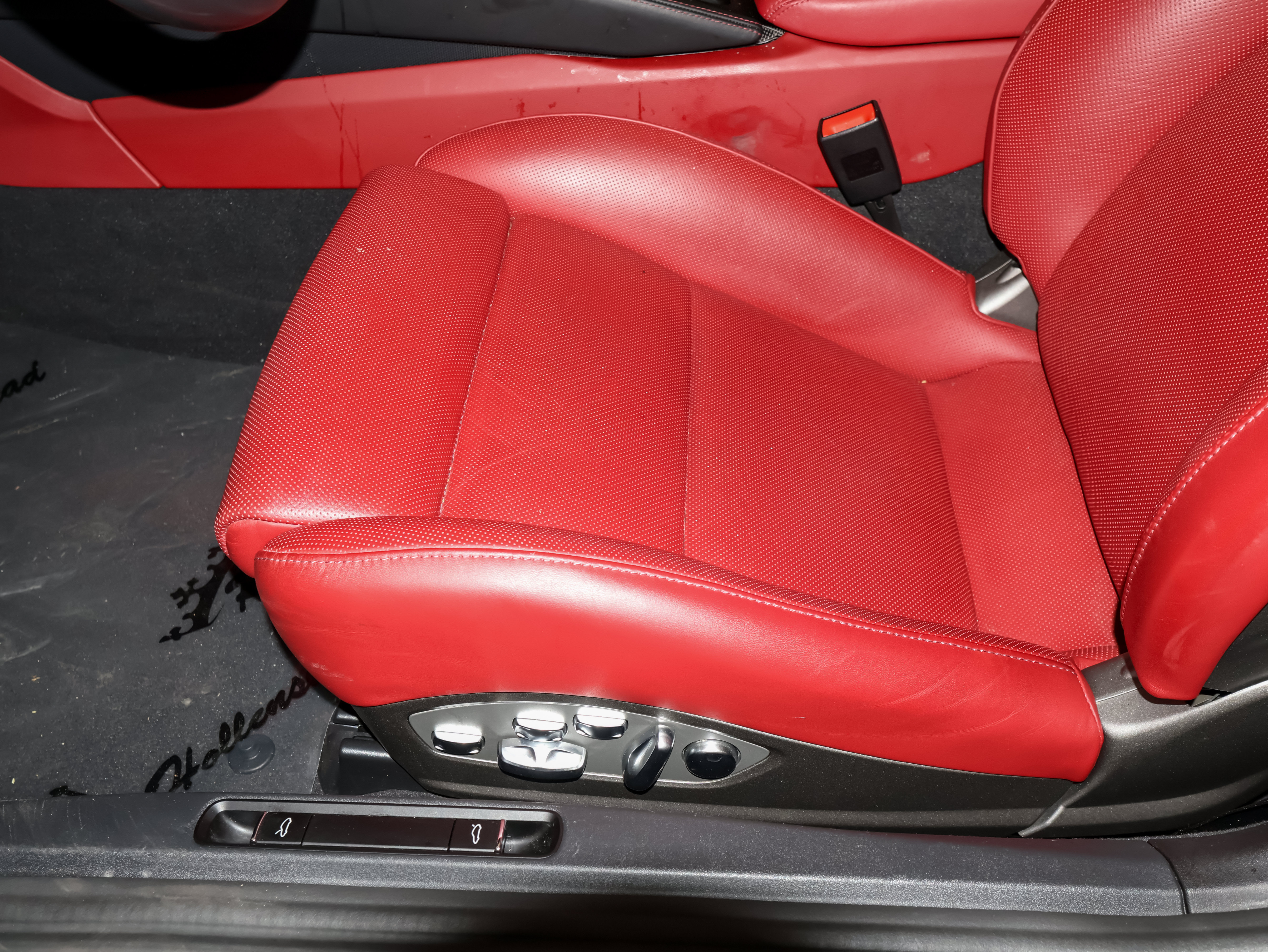 Used 2024 Porsche 718 Boxster GTS RWD image 15