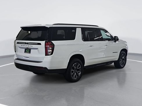 Used 2023 Chevrolet Suburban Z71 w/ Luxury Package AWD/4WD image 3