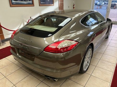 Used 2011 Porsche Panamera 4S image 4