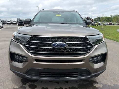Used 2021 Ford Explorer XLT w/ Class III Trailer Tow Package AWD/4WD image 3