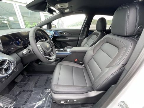 New 2026 Chevrolet Equinox EV LT image 16