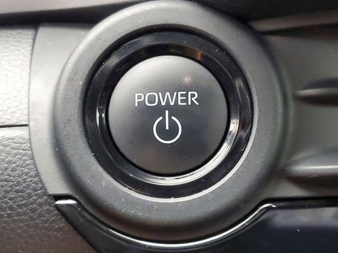 Used 2023 Toyota Crown Limited image 31