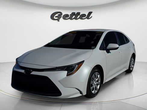 Used 2024 Toyota Corolla LE FWD image 1