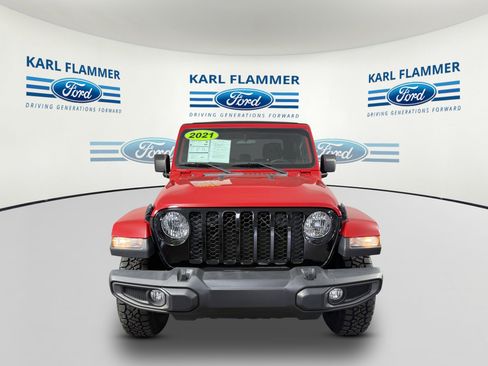 Used 2021 Jeep Gladiator Willys image 2