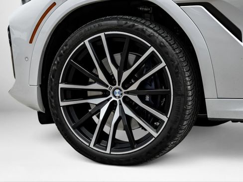 Used 2021 BMW X6 M50i w/ Executive Package AWD/4WD image 66