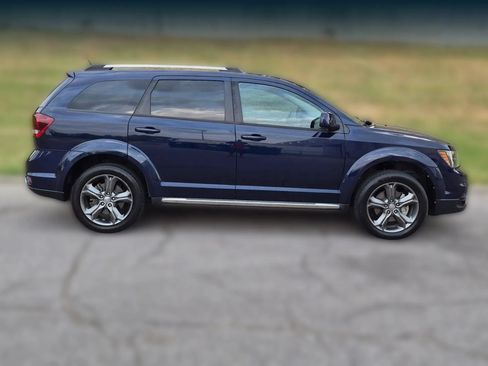 Used 2017 Dodge Journey Crossroad FWD image 3