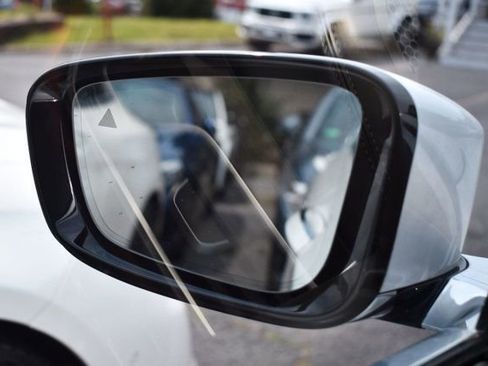 Used 2018 BMW 750i image 57