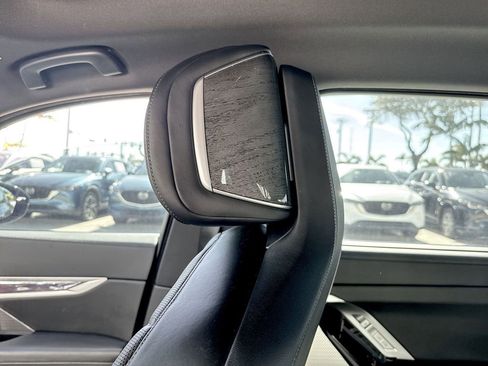 Used 2024 BMW 740i xDrive image 17