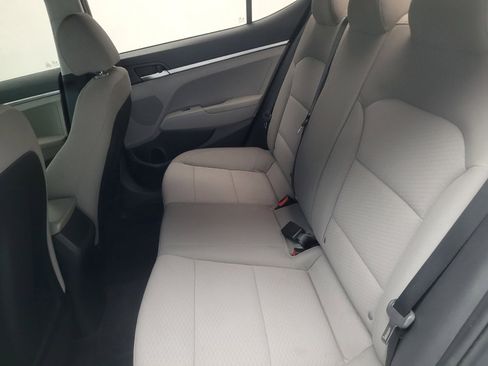 Used 2019 Hyundai Elantra SE FWD image 18