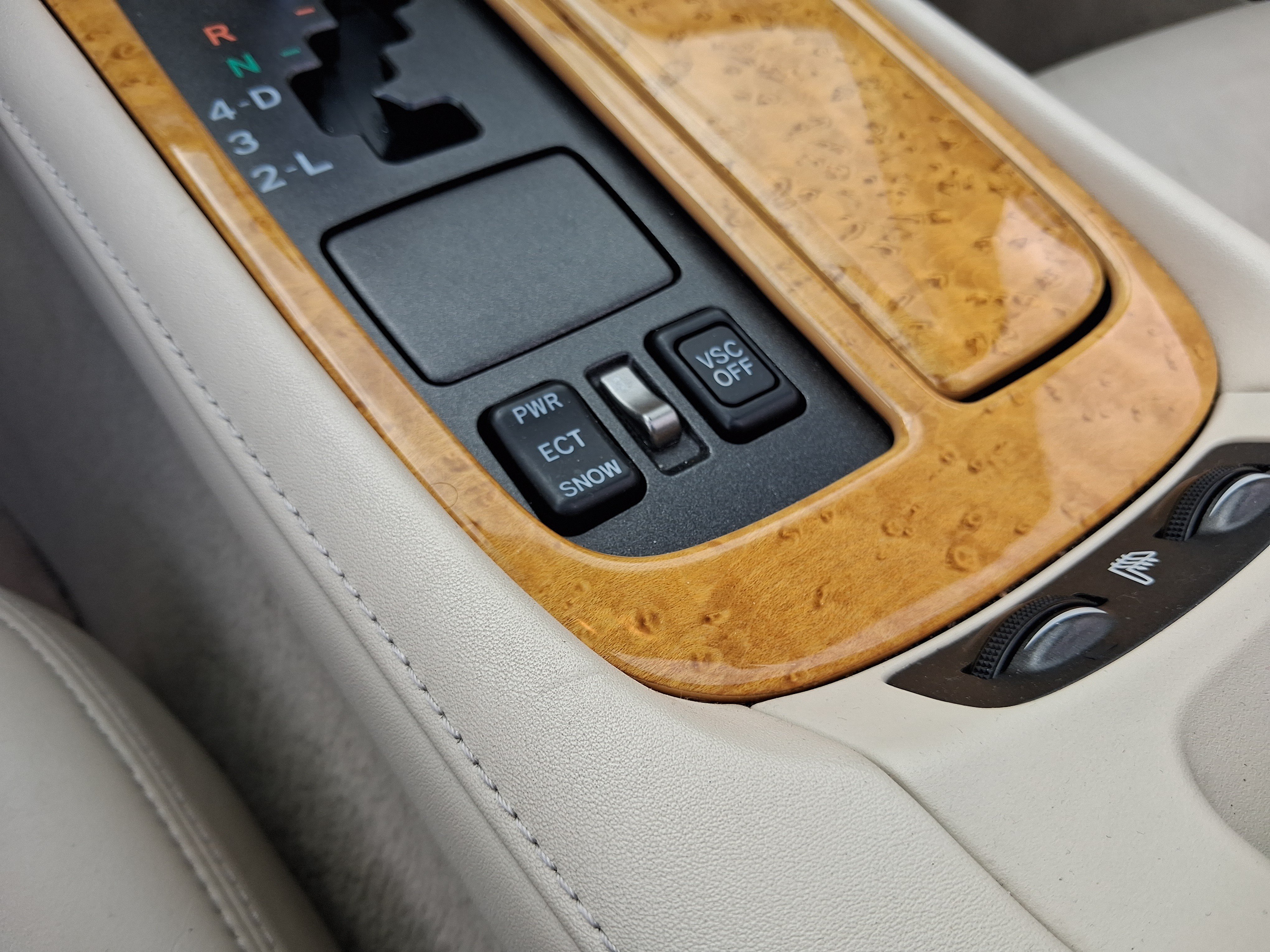 Used 2005 Lexus SC 430 Convertible RWD image 22