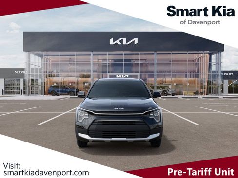 New 2025 Kia Niro LX image 2
