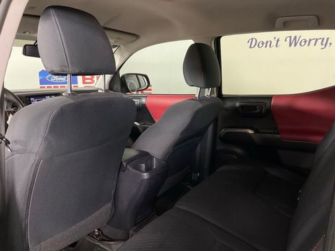 Used 2021 Toyota Tacoma SR5 RWD image 15