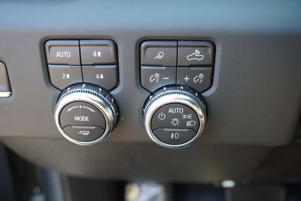 Certified 2025 GMC Sierra 3500 Denali Ultimate AWD/4WD image 29