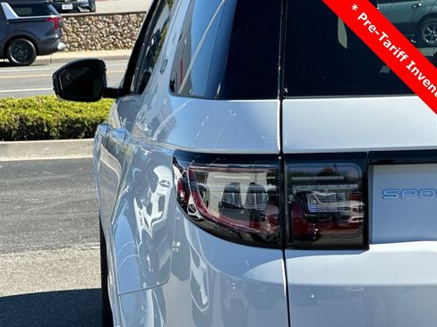 Used 2024 Land Rover Discovery Sport S image 24