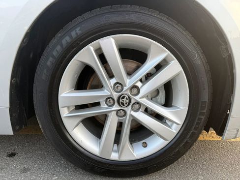 Used 2019 Toyota Corolla SE FWD image 32