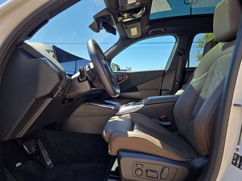 Used 2025 BMW X3 xDrive30i AWD/4WD image 16