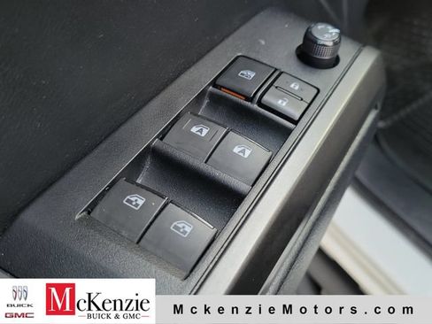 Used 2021 Toyota Tacoma TRD Off-Road w/ TRD Premium Off Road Package AWD/4WD image 10
