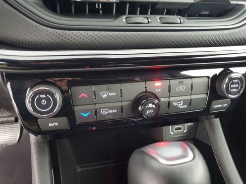 Used 2025 Jeep Compass Latitude w/ Altitude Special Edition image 20