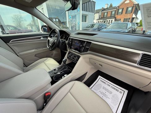 Used 2018 Volkswagen Atlas SEL AWD/4WD image 14