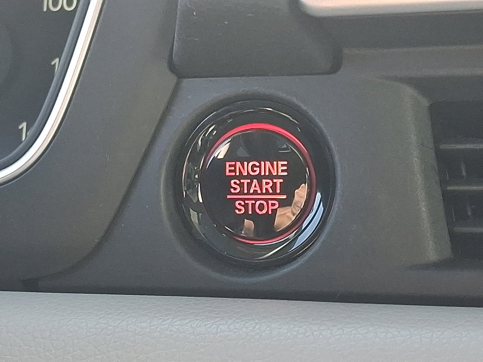 Used 2025 Honda Pilot Touring image 23