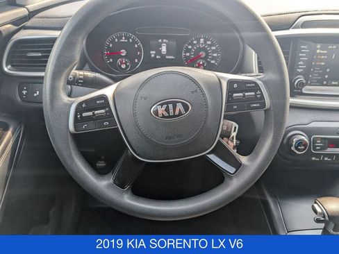 Used 2019 Kia Sorento AWD V6 image 18