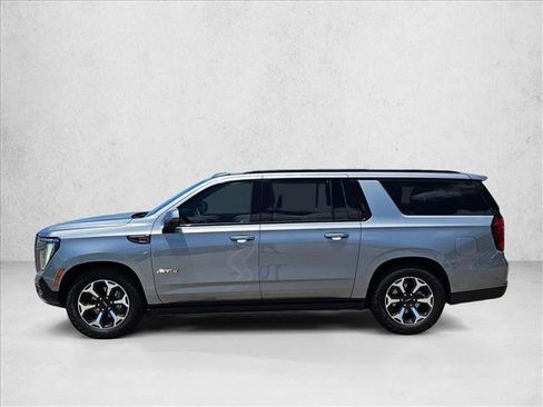 Used 2025 GMC Yukon XL AT4 Ultimate AWD/4WD image 8