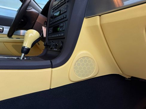 Used 2002 Ford Thunderbird image 24