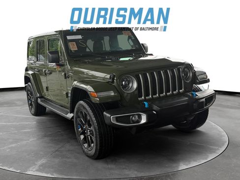 Used 2023 Jeep Wrangler Unlimited Sahara w/ Cold Weather Group AWD/4WD image 1