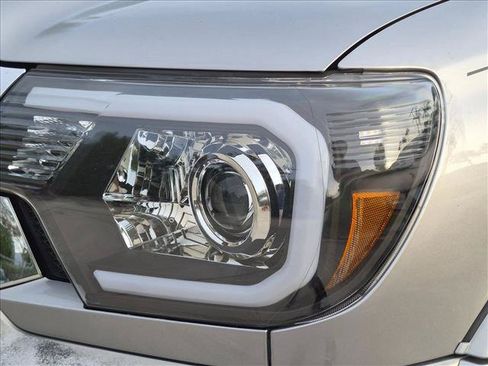 Used 2014 Toyota Tacoma 4x4 Access Cab V6 w/ SR5 Package image 10