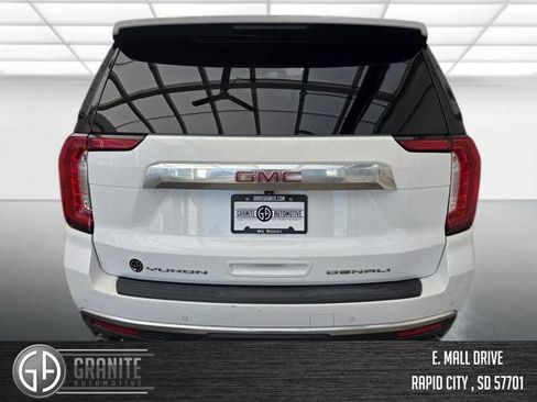 Used 2024 GMC Yukon XL Denali AWD/4WD image 4
