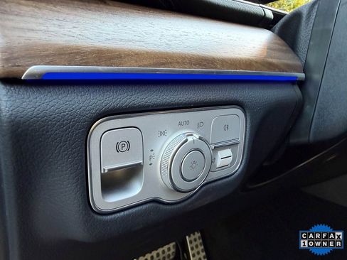 Used 2021 Mercedes-Benz GLS 580 4MATIC image 11