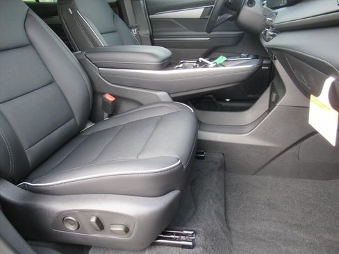 New 2026 Buick Enclave Preferred w/ Power Package image 9