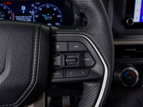 Used 2025 Toyota Tacoma TRD Off-Road image 25