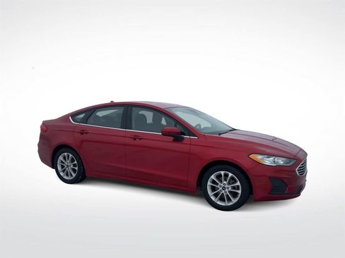 Used 2020 Ford Fusion SE image 2